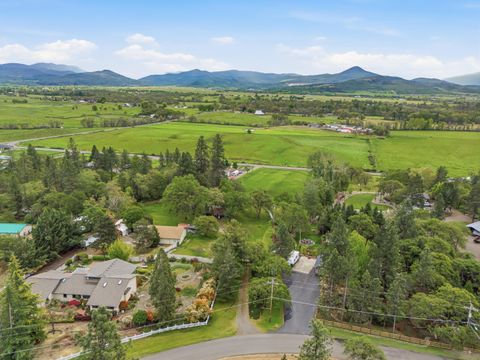 Tiny photo for 620 Vista Park Drive, Eagle Point, OR 97524 (MLS # 220219783)