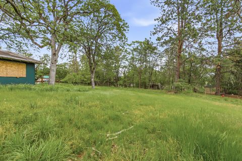 Tiny photo for 620 Vista Park Drive, Eagle Point, OR 97524 (MLS # 220219783)