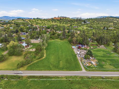 Tiny photo for 620 Vista Park Drive, Eagle Point, OR 97524 (MLS # 220219783)