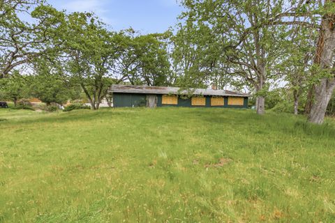 Tiny photo for 620 Vista Park Drive, Eagle Point, OR 97524 (MLS # 220219783)