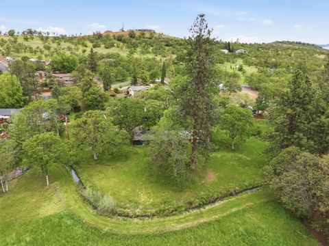 Tiny photo for 620 Vista Park Drive, Eagle Point, OR 97524 (MLS # 220219783)