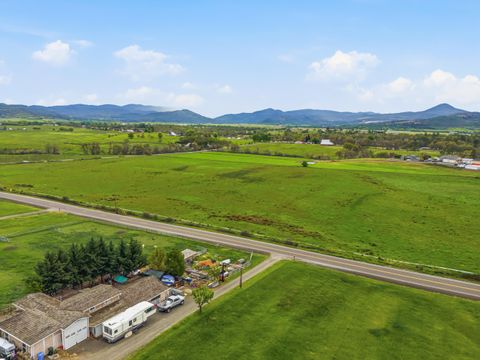 Tiny photo for 620 Vista Park Drive, Eagle Point, OR 97524 (MLS # 220219783)