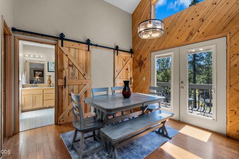 Tiny photo for 18117 Belknap Lane, Sunriver, OR 97707 (MLS # 220224649)