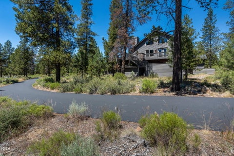Tiny photo for 18117 Belknap Lane, Sunriver, OR 97707 (MLS # 220224649)