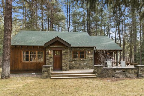 Photo of 13375 SW Forest Service Road #Cabin 20 - U2, Camp Sherman, OR 97730 (MLS # 220215583)