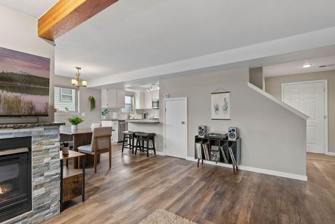 Tiny photo for 1801 NE Purcell Boulevard #APT 20, Bend, OR 97701 (MLS # 220215375)