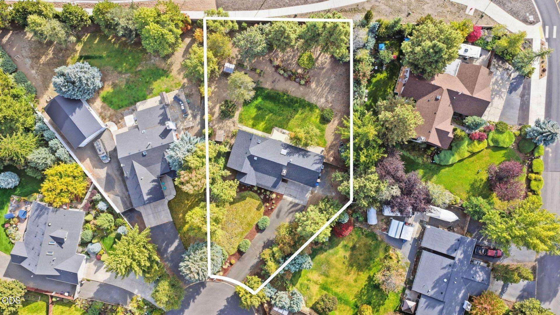 21195 Strawberry Mountain Court