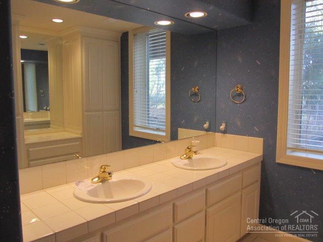 Broken Top - Residential