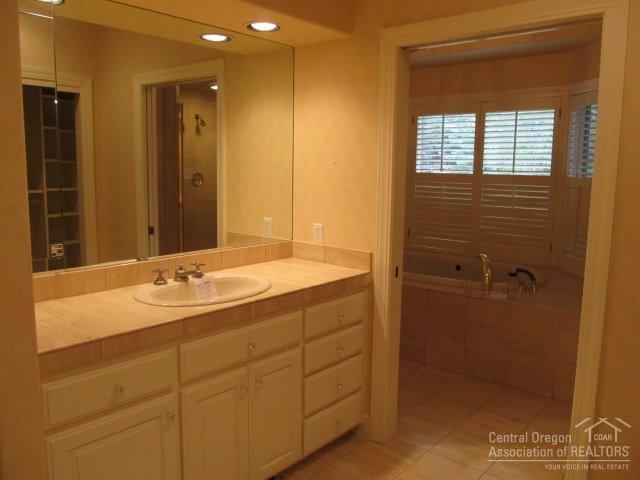 Broken Top - Residential