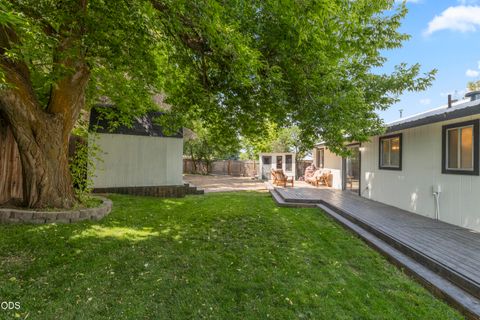 Tiny photo for 4912 Lorrayne Place, Klamath Falls, OR 97603 (MLS # 220224104)