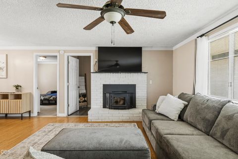 Tiny photo for 4912 Lorrayne Place, Klamath Falls, OR 97603 (MLS # 220224104)