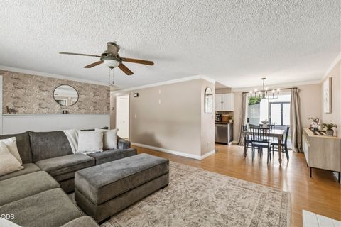 Tiny photo for 4912 Lorrayne Place, Klamath Falls, OR 97603 (MLS # 220224104)