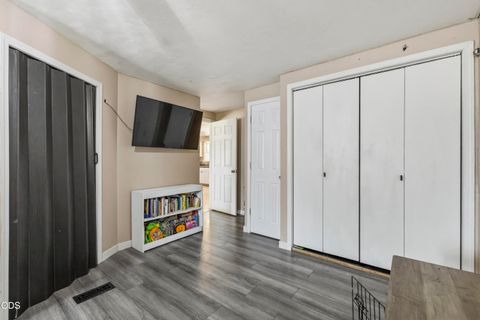 Tiny photo for 4912 Lorrayne Place, Klamath Falls, OR 97603 (MLS # 220224104)
