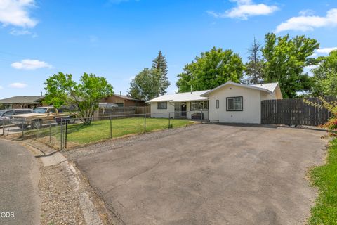 Tiny photo for 4912 Lorrayne Place, Klamath Falls, OR 97603 (MLS # 220224104)