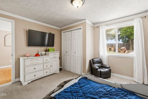 Tiny photo for 4912 Lorrayne Place, Klamath Falls, OR 97603 (MLS # 220224104)