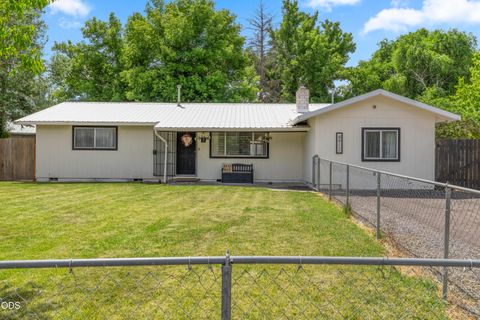 Tiny photo for 4912 Lorrayne Place, Klamath Falls, OR 97603 (MLS # 220224104)