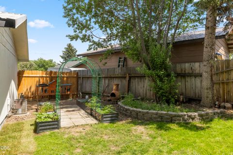 Tiny photo for 4912 Lorrayne Place, Klamath Falls, OR 97603 (MLS # 220224104)