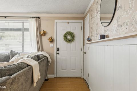 Tiny photo for 4912 Lorrayne Place, Klamath Falls, OR 97603 (MLS # 220224104)