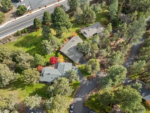 Tiny photo for 61450 Little John Lane, Bend, OR 97702 (MLS # 220211115)