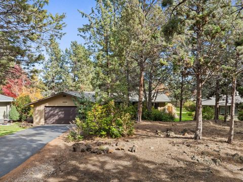 Tiny photo for 61450 Little John Lane, Bend, OR 97702 (MLS # 220211115)