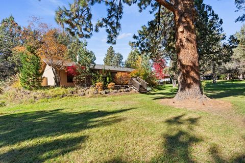 Tiny photo for 61450 Little John Lane, Bend, OR 97702 (MLS # 220211115)