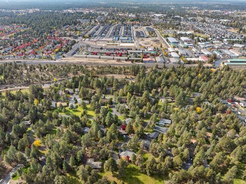 Tiny photo for 61450 Little John Lane, Bend, OR 97702 (MLS # 220211115)