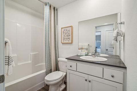 Tiny photo for 1036 NE Cobblestone Ct. Ct, Prineville, OR 97754 (MLS # 220212429)