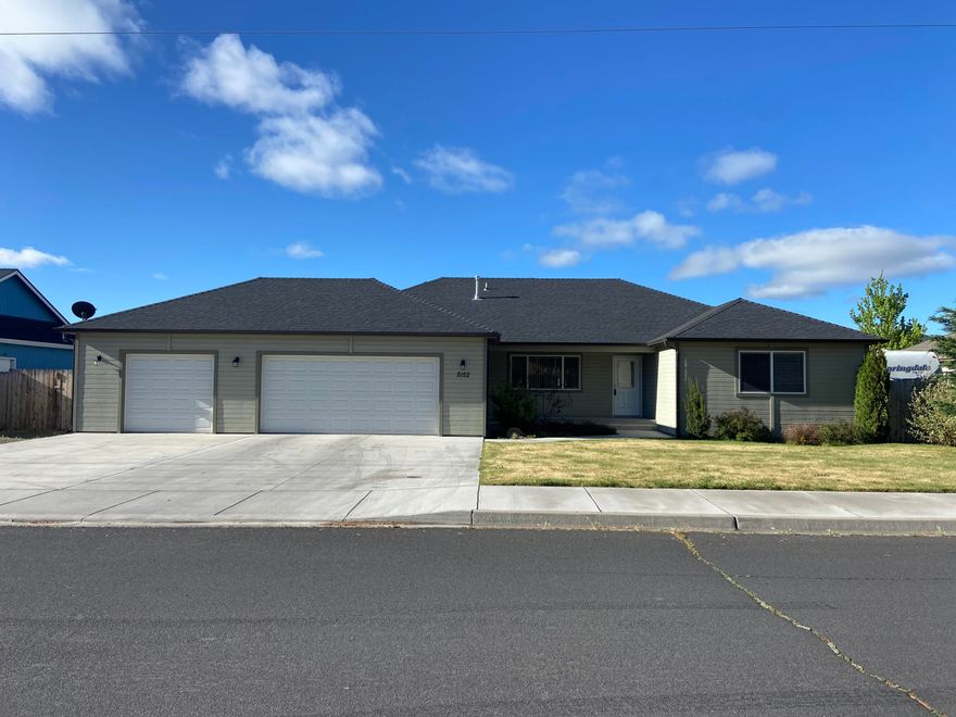 Beautiful Spacious Home in Regency Estates! Location! Location! This 3 bedroom 2 bath home with a Bonus Room, features an Open Floor Plan with Custom Oak Cabinets, A Kitchen Pantry, All Frigidaire Gallery Stainless Steel Appliances, Central Heat and Air. The Master bath features a walk in closet, double vanity, and a Large Walk in Tile Shower.  There are Inground Sprinklers in both front and back yards for easy maintenance. Nice Backyard Patio for those Summer BBQ's! All of this and a spacious Three Car Garage!