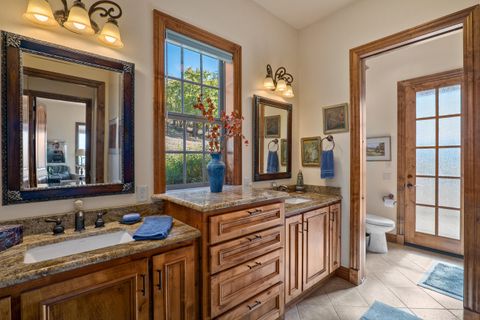 Tiny photo for 766 Meridian Road, Eagle Point, OR 97524 (MLS # 220211125)