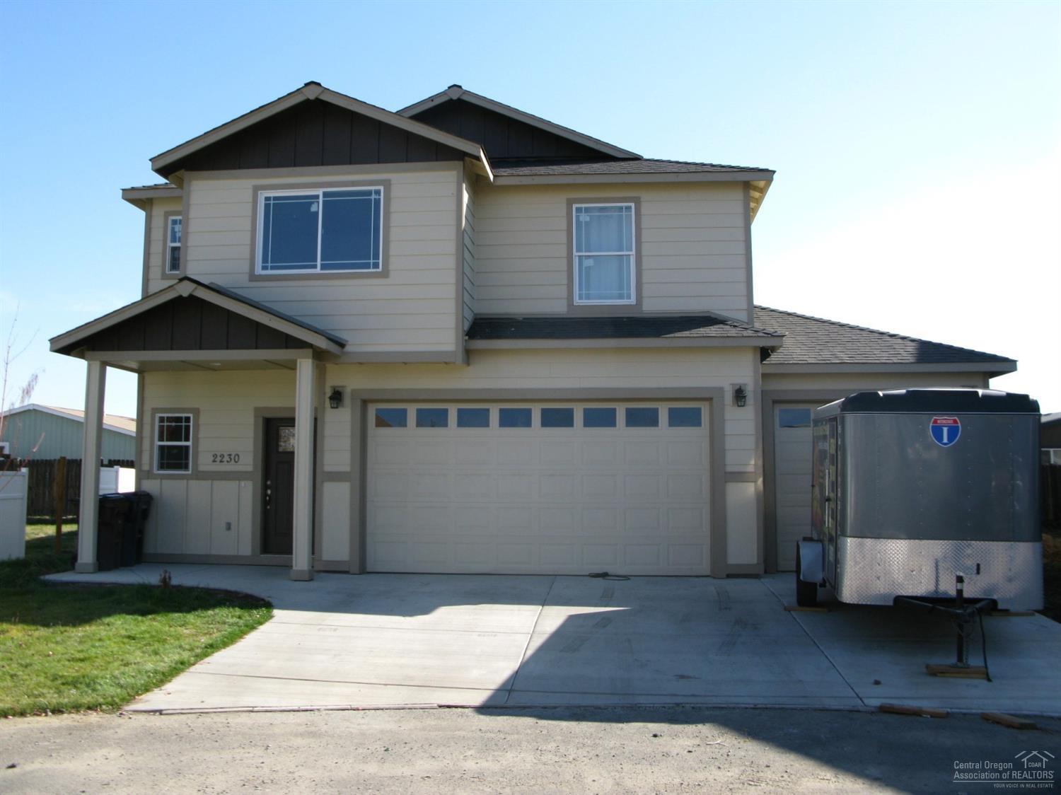 Ni Lah Sha Village - Residential