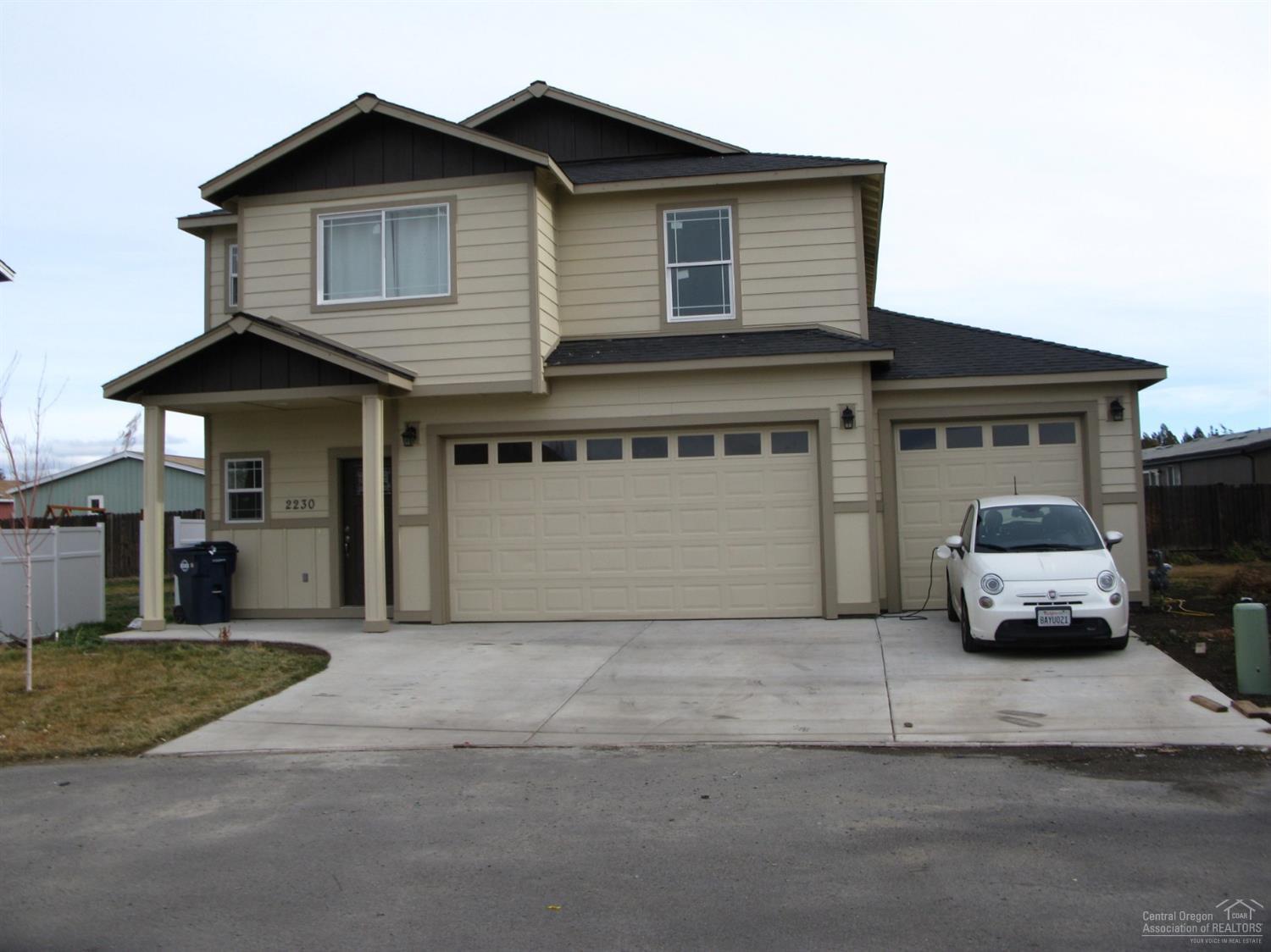 Ni Lah Sha Village - Residential