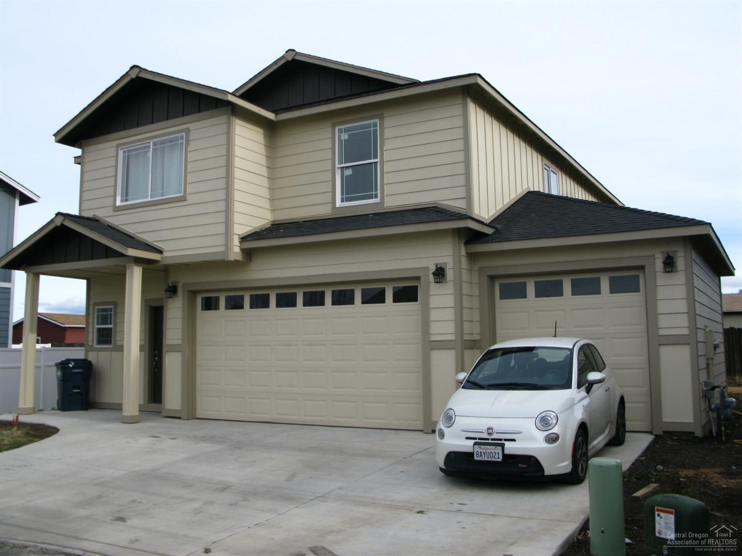 Ni Lah Sha Village - Residential