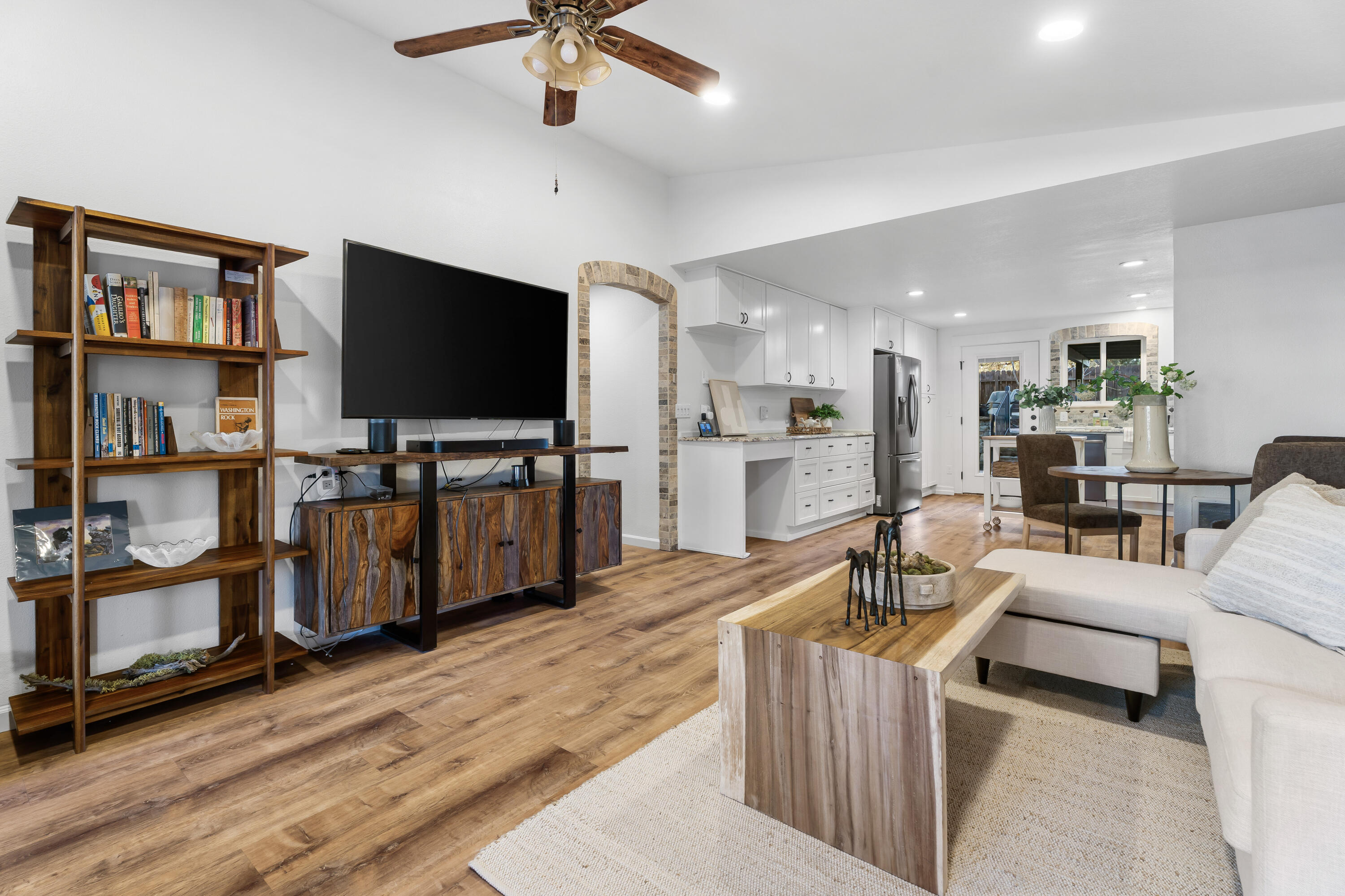 2917 NE Purcell Boulevard