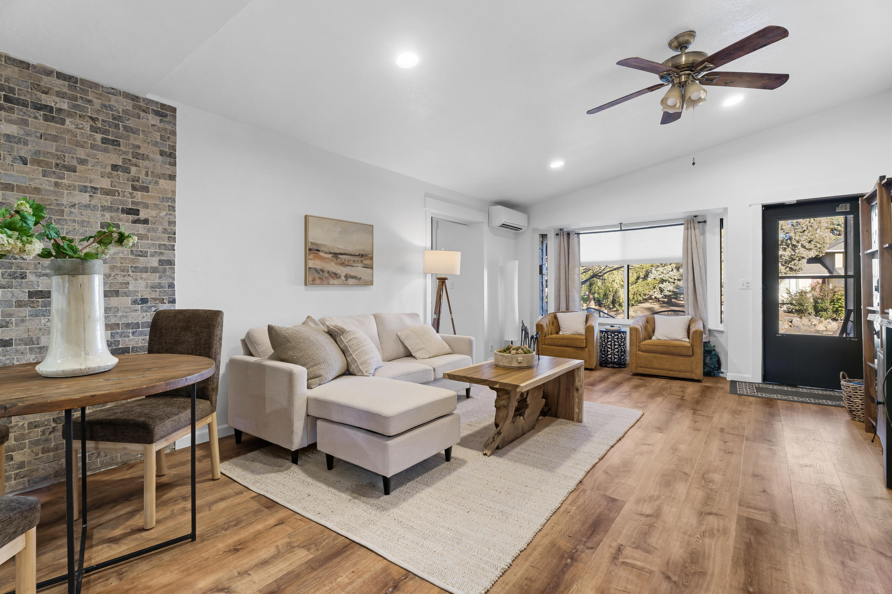 2917 NE Purcell Boulevard