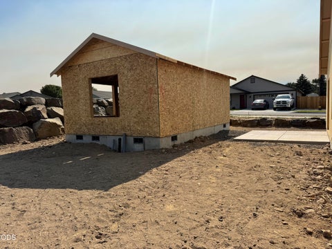 Tiny photo for 553 NE Mitchell Street, Madras, OR 97741 (MLS # 220225733)