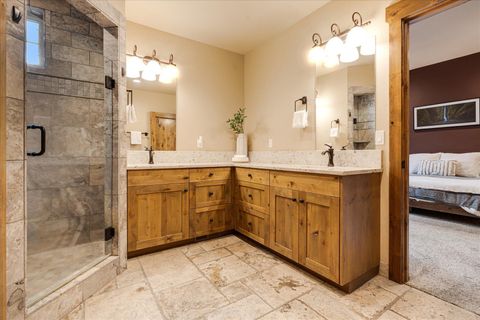 Tiny photo for 714 S Wrangler Court, Sisters, OR 97759 (MLS # 220215699)