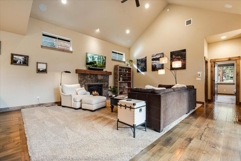 Tiny photo for 714 S Wrangler Court, Sisters, OR 97759 (MLS # 220215699)