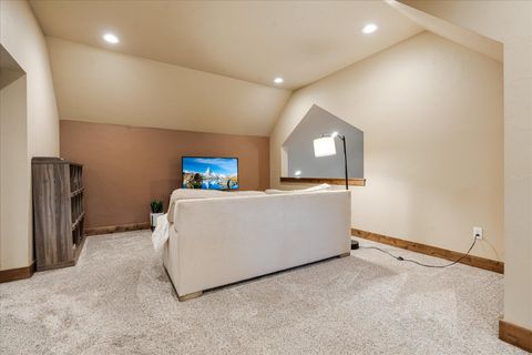 Tiny photo for 714 S Wrangler Court, Sisters, OR 97759 (MLS # 220215699)