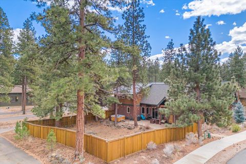 Tiny photo for 714 S Wrangler Court, Sisters, OR 97759 (MLS # 220215699)