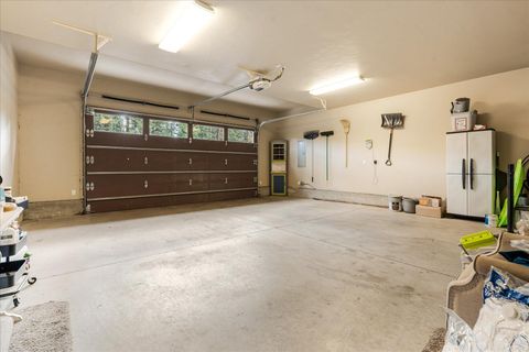 Tiny photo for 714 S Wrangler Court, Sisters, OR 97759 (MLS # 220215699)