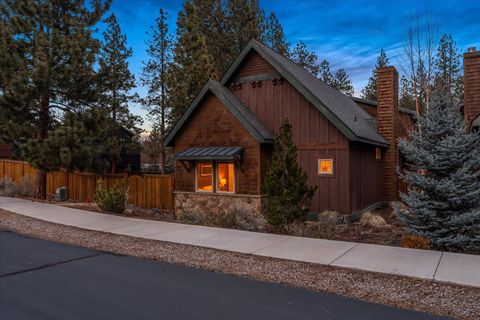 Tiny photo for 714 S Wrangler Court, Sisters, OR 97759 (MLS # 220215699)