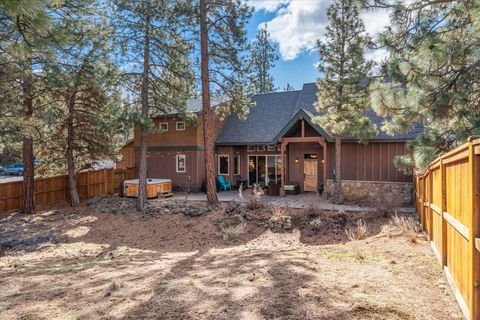 Tiny photo for 714 S Wrangler Court, Sisters, OR 97759 (MLS # 220215699)