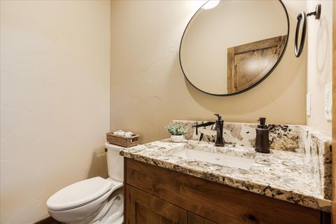 Tiny photo for 714 S Wrangler Court, Sisters, OR 97759 (MLS # 220215699)