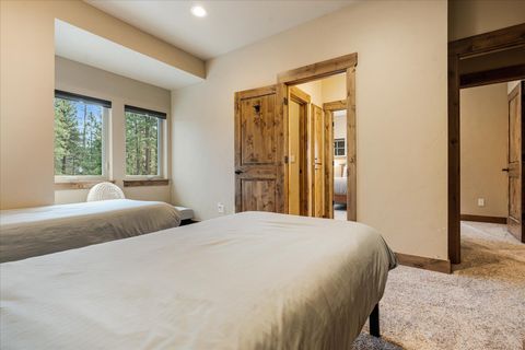 Tiny photo for 714 S Wrangler Court, Sisters, OR 97759 (MLS # 220215699)