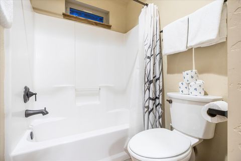 Tiny photo for 714 S Wrangler Court, Sisters, OR 97759 (MLS # 220215699)