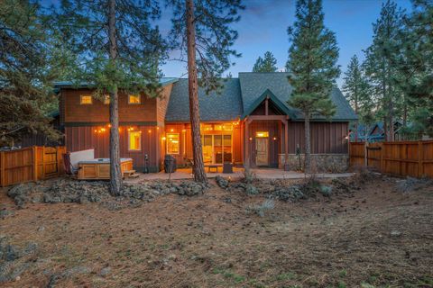 Tiny photo for 714 S Wrangler Court, Sisters, OR 97759 (MLS # 220215699)