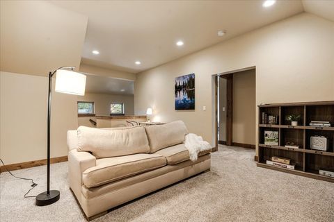 Tiny photo for 714 S Wrangler Court, Sisters, OR 97759 (MLS # 220215699)