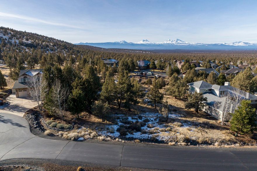 Resort living at it's finest! Bring your favorite builder & build your dream home in this wonderful community of Eagle Crest! Located on a cul-de-sac for privacy. Enjoy the panoramic views of the Cascade Mountains & Buttes while playing golf on any of the three 18 hole courses. Other ammenities owners are treated w/ include fitness centers, tennis & pickle ball courts, indoor / outdoor pool & spa, mini golf, restaurants, endless trails for hiking & mountain biking, common areas, Cline Butte & RV / Boat long term storage!