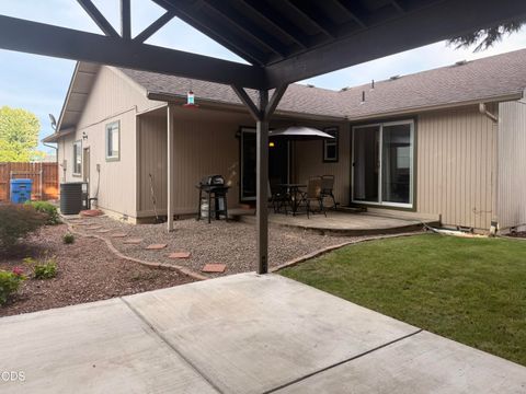 Tiny photo for 1002 Angler Lane, Grants Pass, OR 97527 (MLS # 220224195)