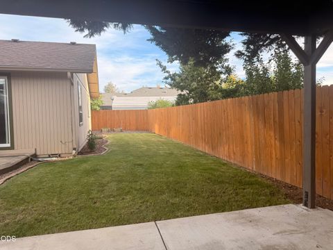 Tiny photo for 1002 Angler Lane, Grants Pass, OR 97527 (MLS # 220224195)